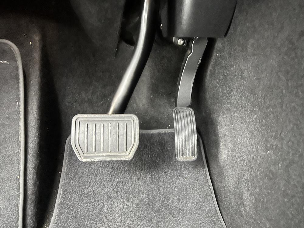 Tesla Model Y 2025 #21 Tesla Model Y 2025 car image #21