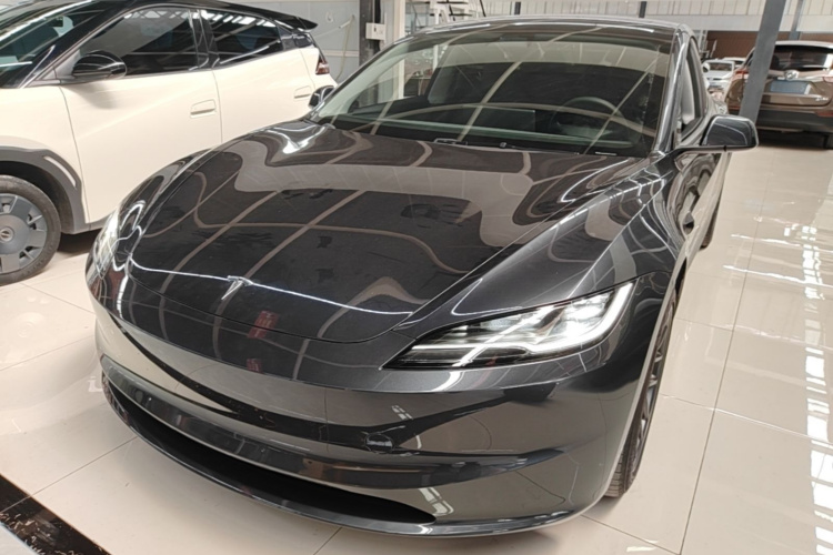 Tesla Model 3 2025 #2 Tesla Model 3 2025 car image #2