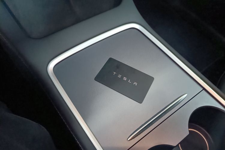 Tesla Model Y 2022 #9 Tesla Model Y 2022 car image #9