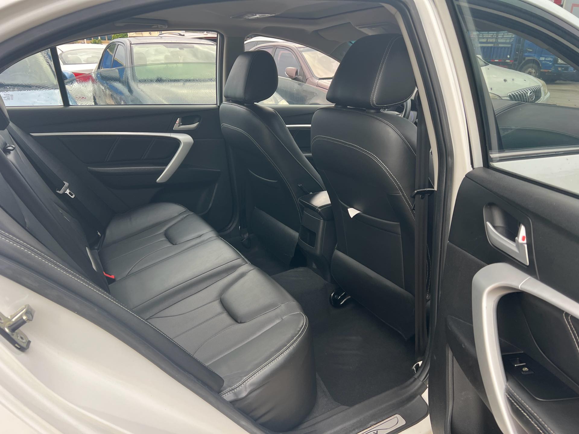 GEELY Emgrand 2016 car image #6