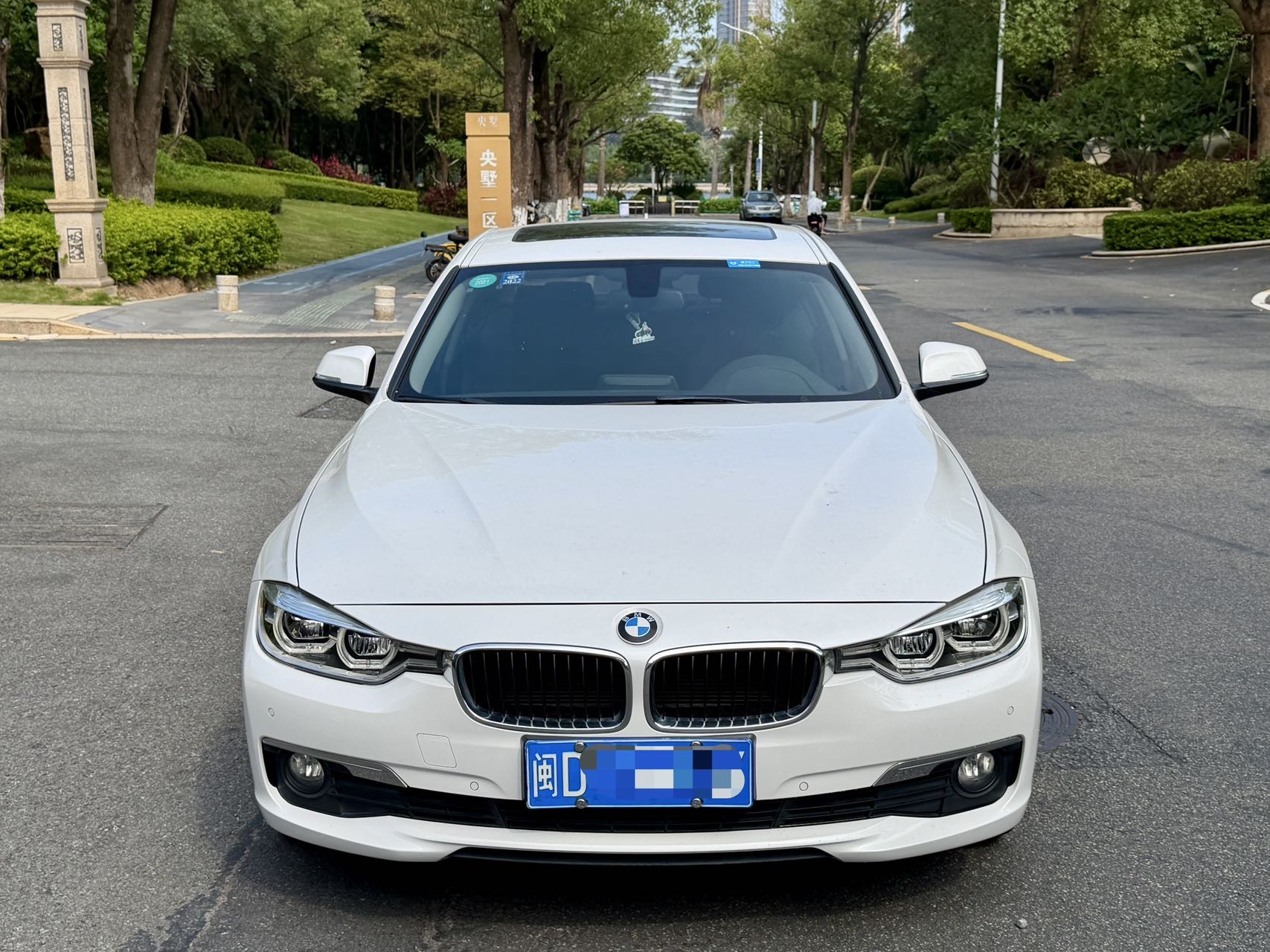 BMW 3 Series 2016 car image #2