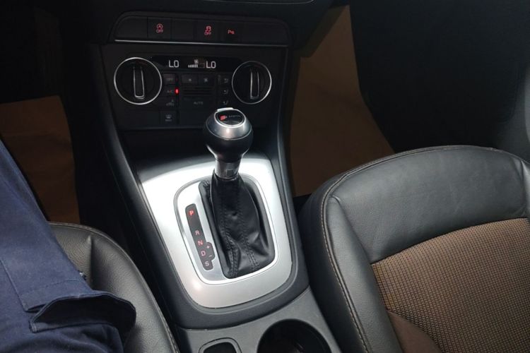 Audi Q3 2018 #14 Audi Q3 2018 car image #14