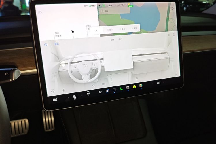 Tesla Model 3 2021 car image #17