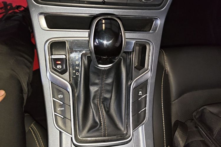 GEELY Emgrand 2019 #26 GEELY Emgrand 2019 car image #26