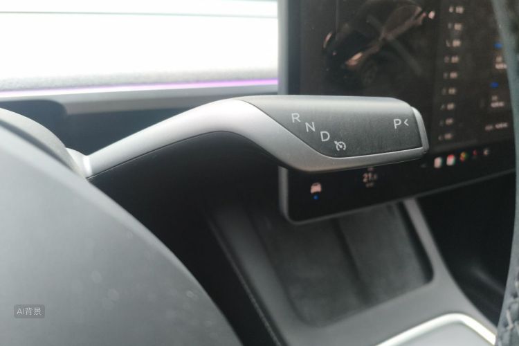 Tesla Model Y 2024 #16 Tesla Model Y 2024 car image #16