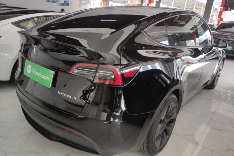 Tesla Model Y 2024 #7 Tesla Model Y 2024 car image #7