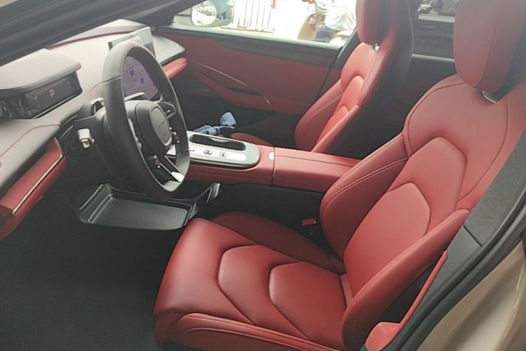 MI SU7 2025 immagine di auto #19