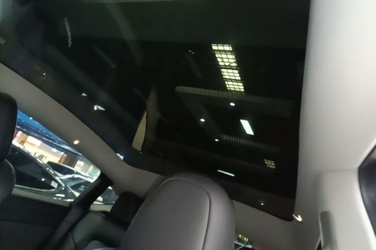 Tesla Model Y 2023 #18 Tesla Model Y 2023 car image #18