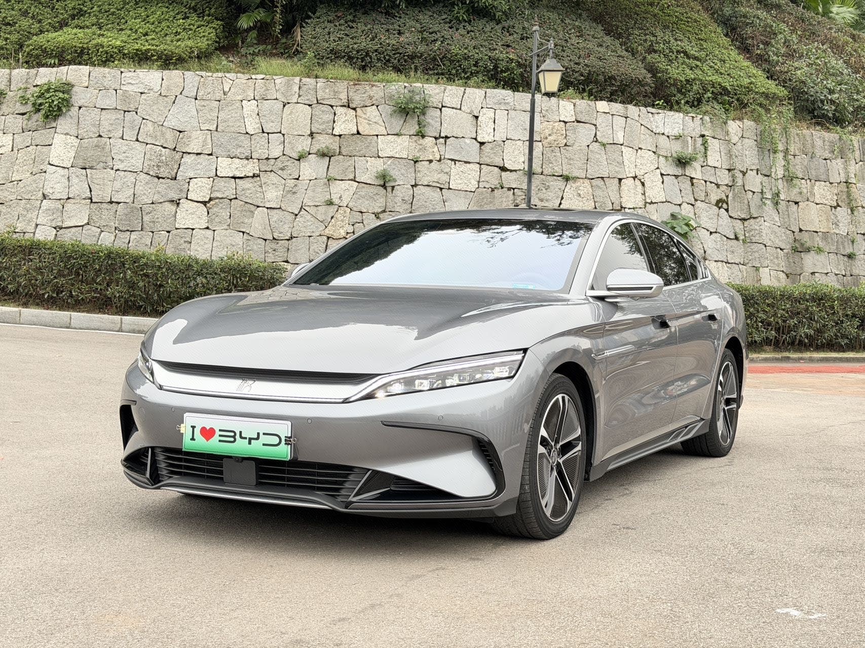 BYD Han 2023 BYD Han 2023 car image