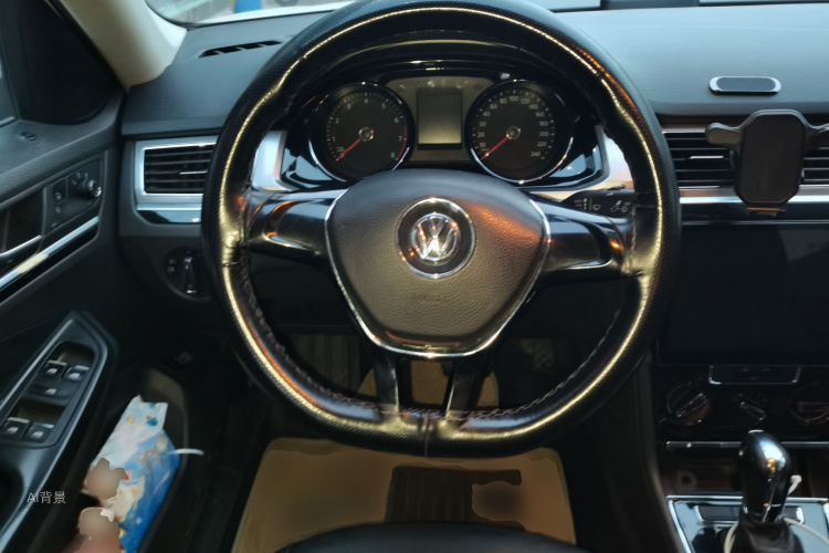Volkswagen Bora 2017 car image #12