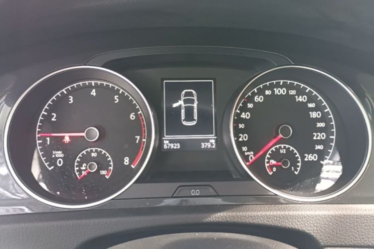 Volkswagen Golf 2020 immagine di auto #12