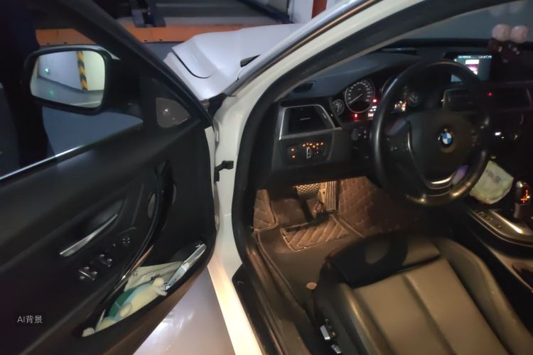 BMW 3 Series 2018 car image #18
