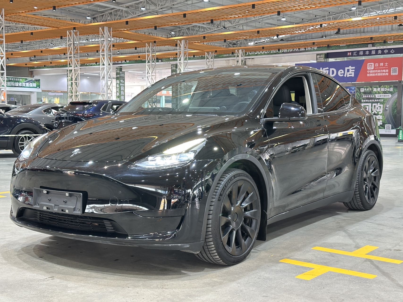 Tesla Model Y 2023 car image 