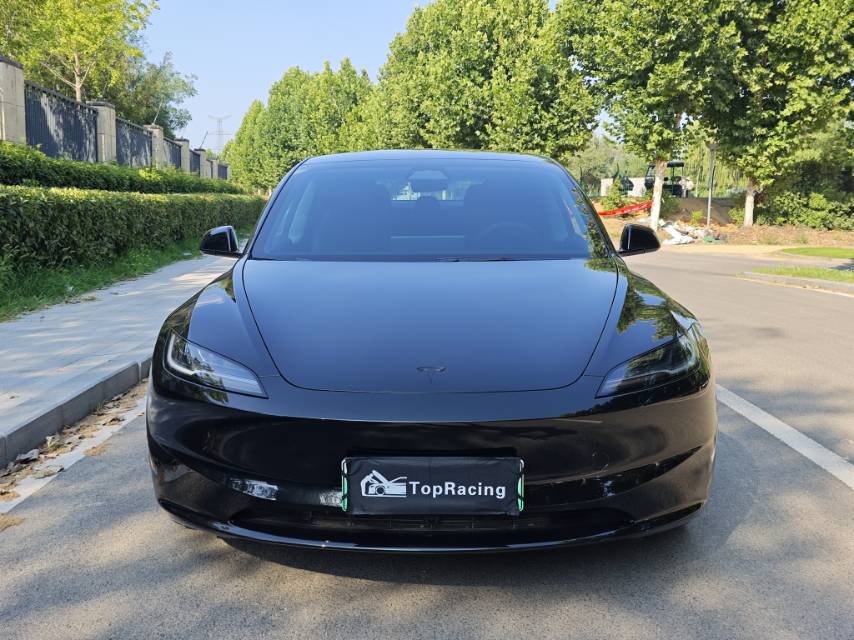 Tesla Model 3 2025 car image #2