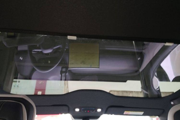 MI SU7 2025 car image #18