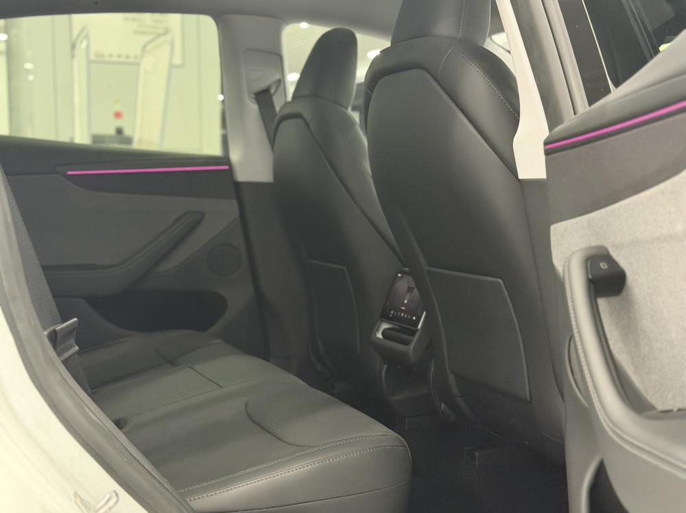 Tesla Model Y 2025 car image #16