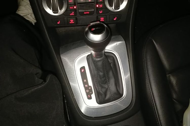 Audi Q3 2015 #18 Audi Q3 2015 car image #18