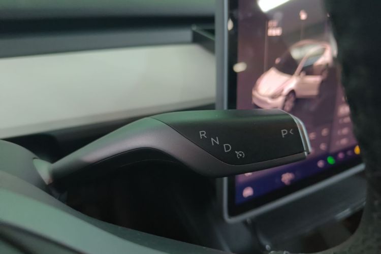 Tesla Model Y 2022 #14 Tesla Model Y 2022 car image #14
