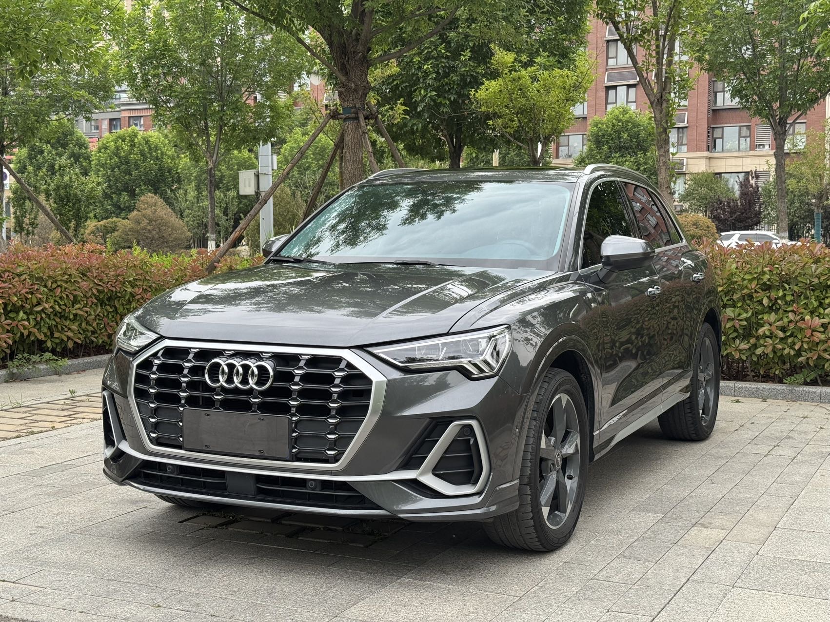 Audi Q3 2023 car image 