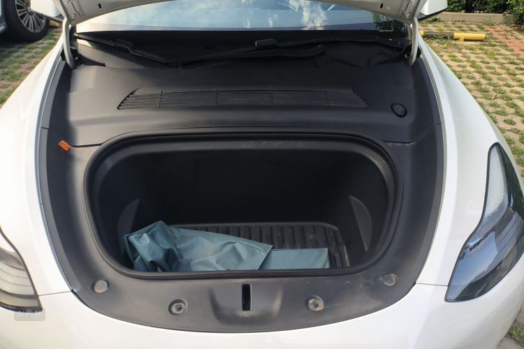 Tesla Model Y 2021 #22 Tesla Model Y 2021 car image #22