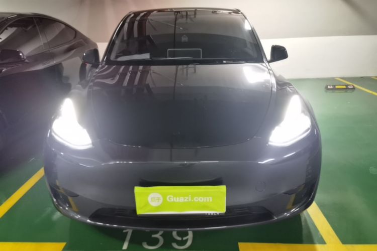 Tesla Model Y 2024 #3 Tesla Model Y 2024 car image #3