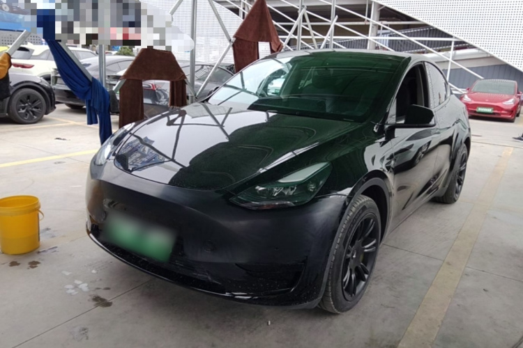 Tesla Model Y 2023 #2 Tesla Model Y 2023 car image #2