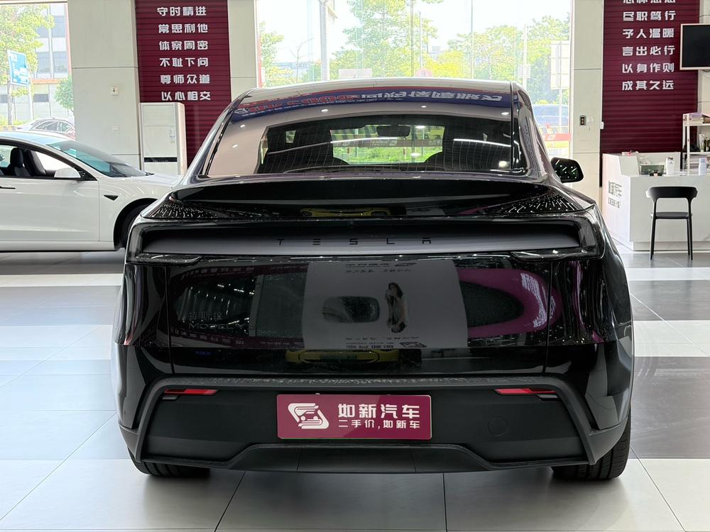 Tesla Model Y 2026 car image #5