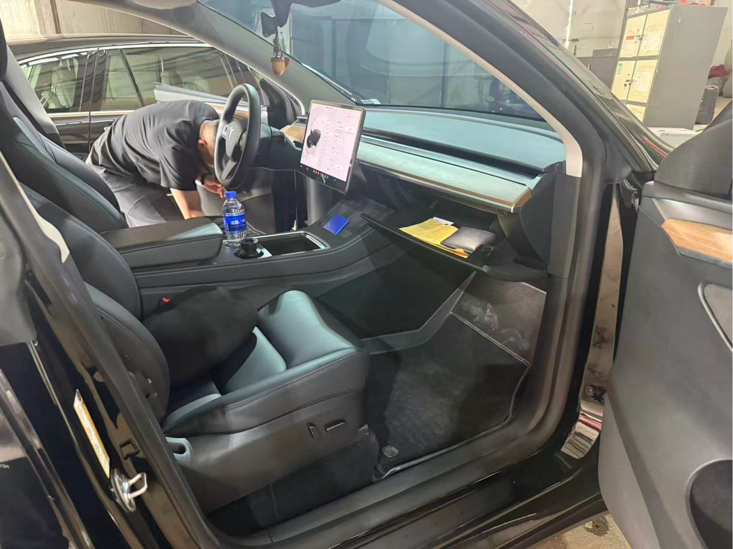 Tesla Model Y 2023 #7 Tesla Model Y 2023 car image #7