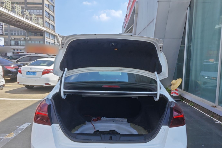 GEELY Emgrand 2020 #19 GEELY Emgrand 2020 car image #19