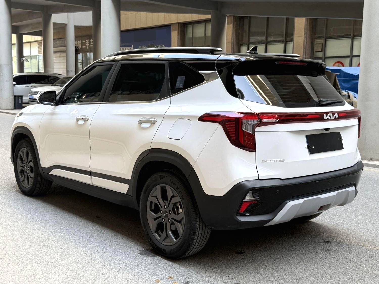 Kia Seltos 2023 car image #4