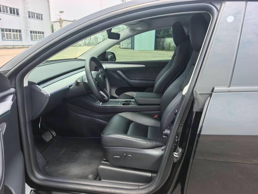 Tesla Model Y 2023 #10 Tesla Model Y 2023 car image #10