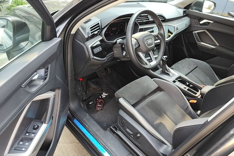 Audi Q3 2021 imagen de coche #12