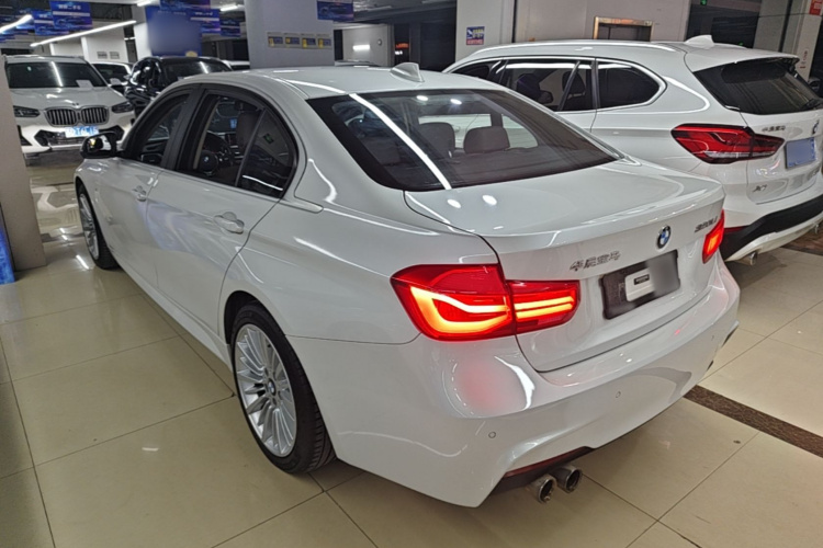 BMW 3 Series 2018 #5 BMW 3 Series 2018 car image #5
