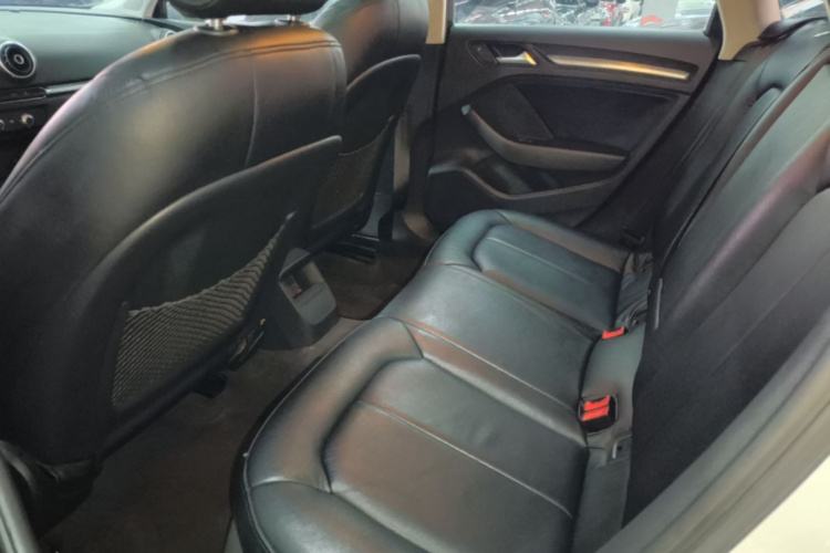 Audi A3 2016 car image #17