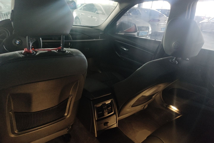 BMW 3 Series 2017 #15 BMW 3 Series 2017 car image #15