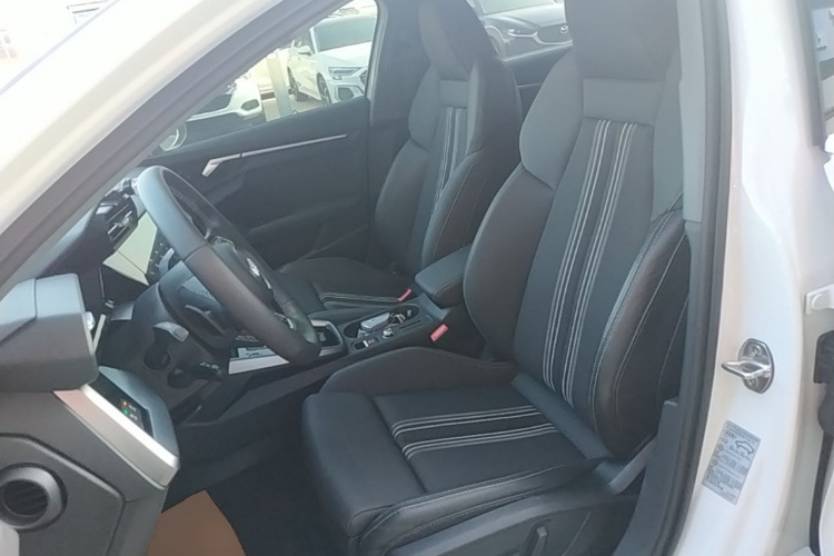 Audi A3 2023 immagine di auto #15