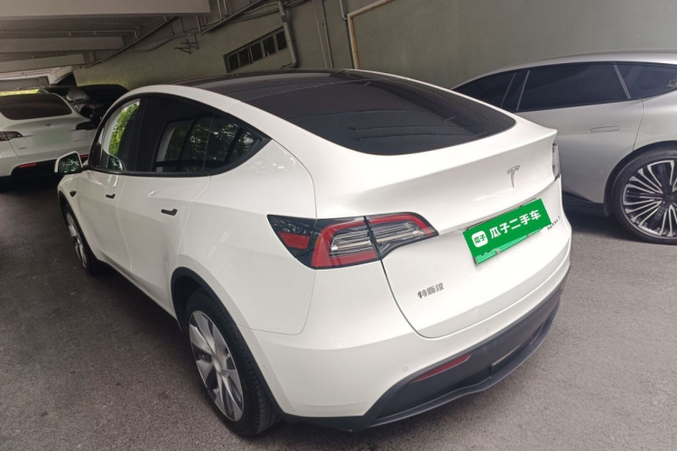 Tesla Model Y 2022 #7 Tesla Model Y 2022 car image #7