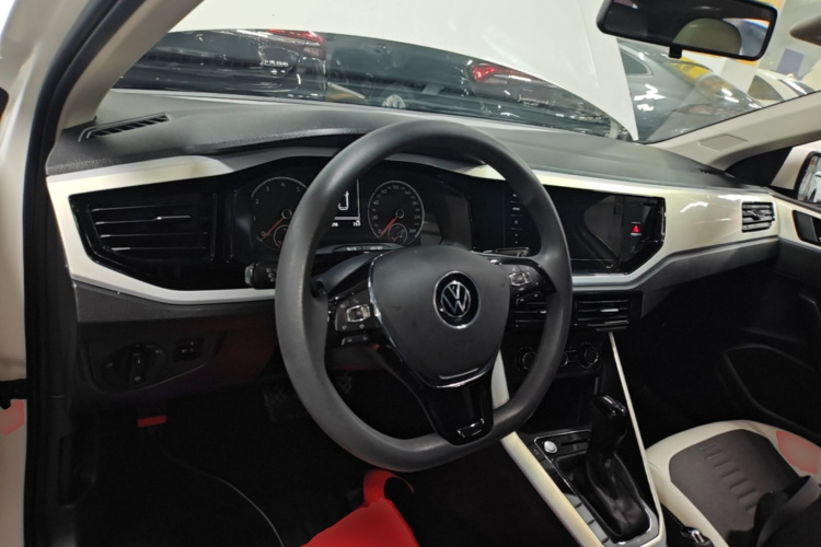 Volkswagen Polo 2021 car image #10