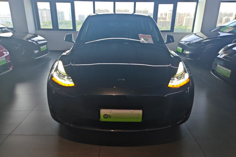 Tesla Model Y 2024 #3 Tesla Model Y 2024 car image #3