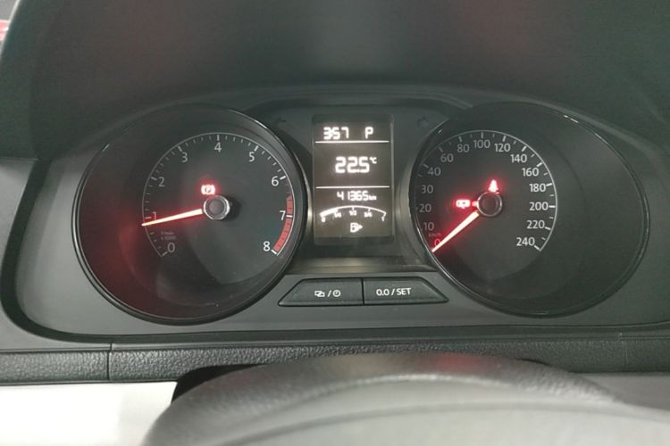 Volkswagen Lavida 2018 car image #12
