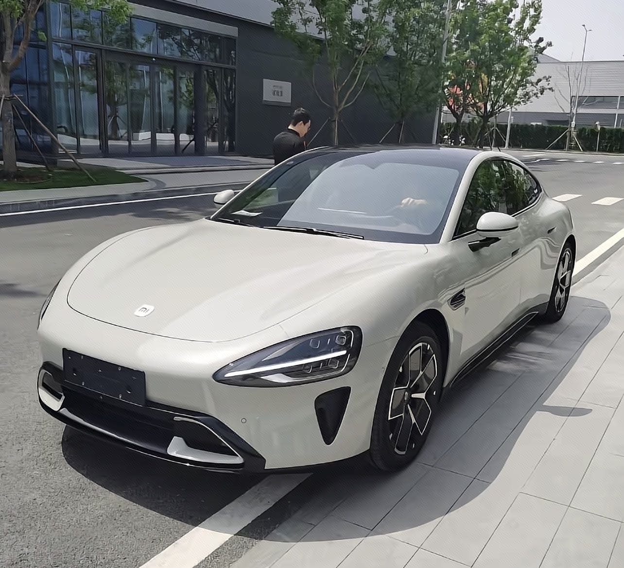 MI SU7 2024 car image 