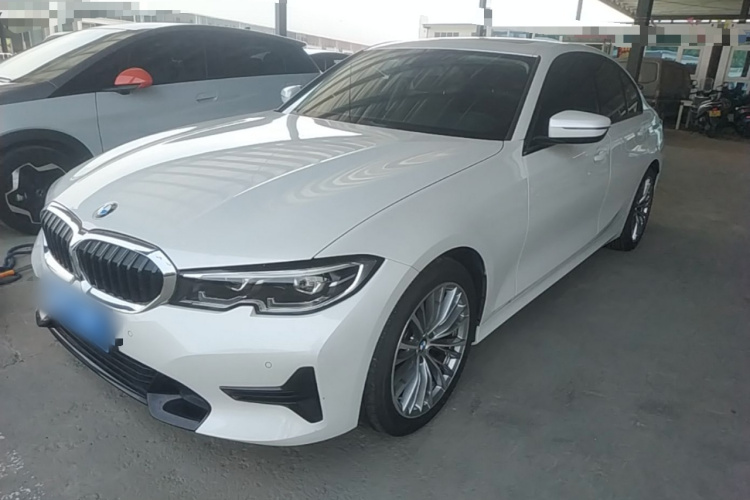 BMW 3 Series 2021 car image #2