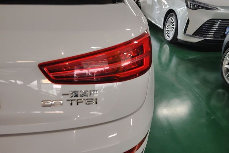 Audi Q3 2019 #8 Audi Q3 2019 car image #8
