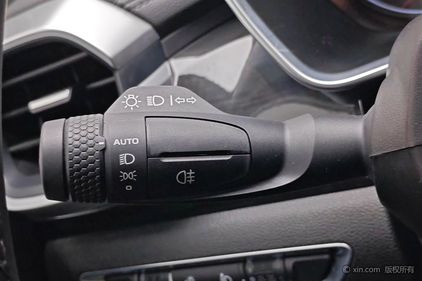 GEELY Coolray 2025 #22 GEELY Coolray 2025 car image #22