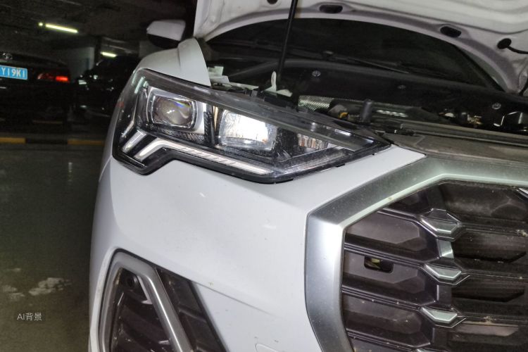 Audi Q3 2023 car image #8