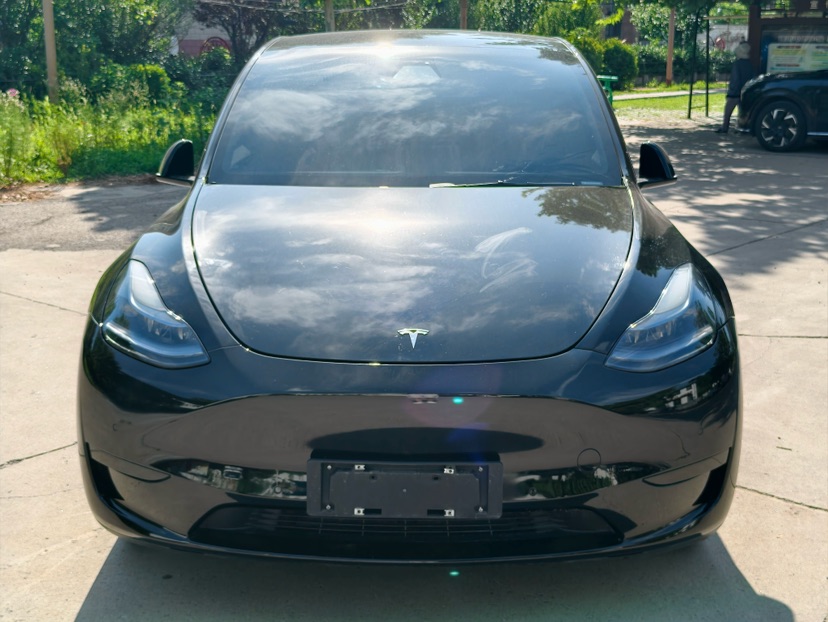 Tesla Model Y 2023 #2 Tesla Model Y 2023 car image #2