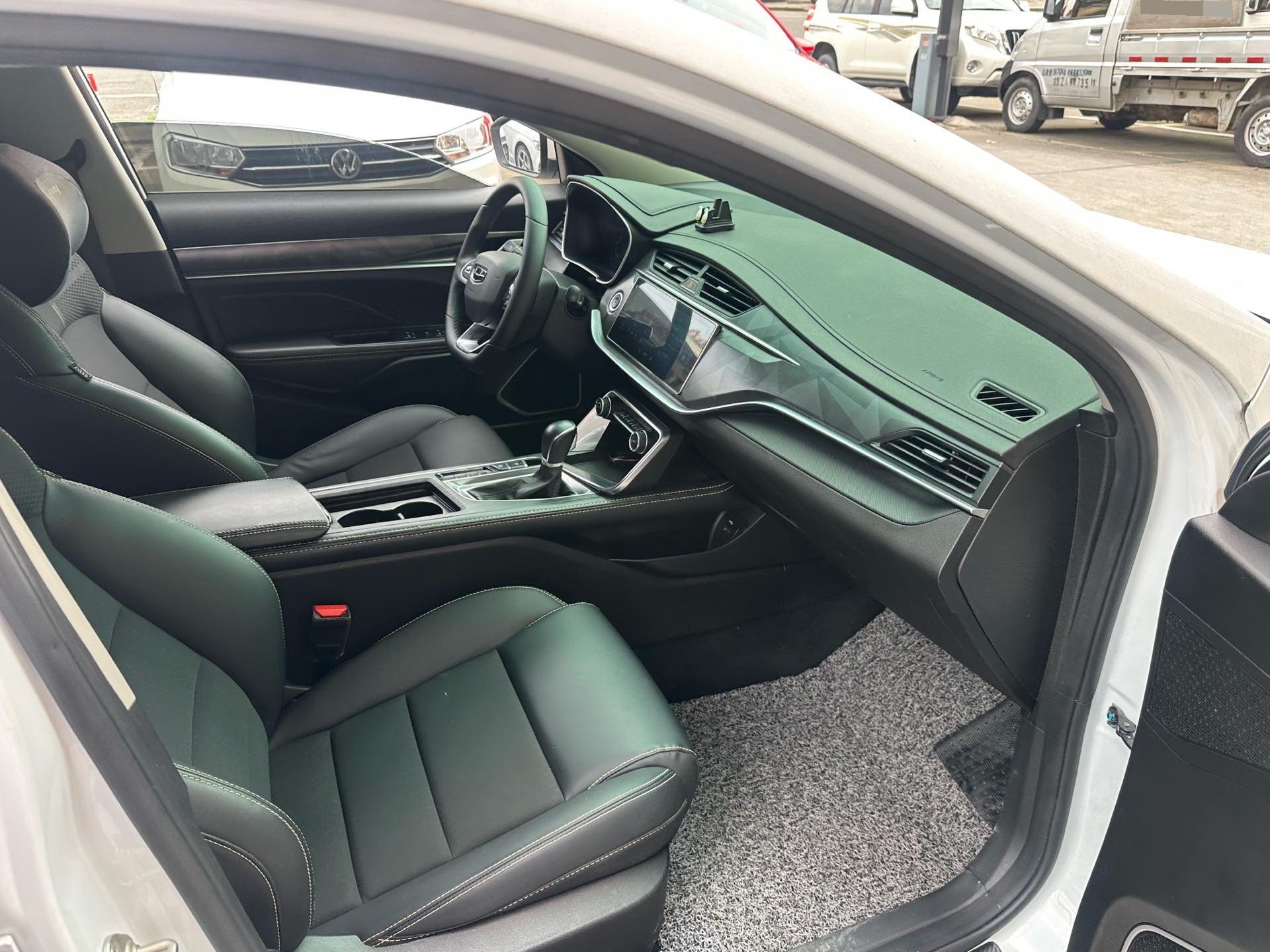 GEELY Binray 2021 car image #3