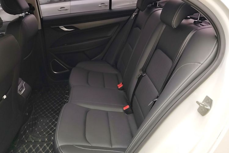 GEELY Emgrand 2021 car image #17