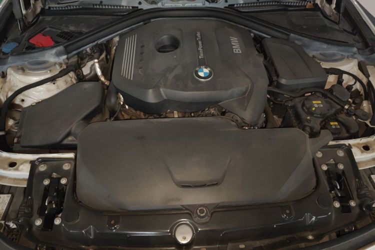 BMW 3 Series 2018 #18 BMW 3 Series 2018 car image #18