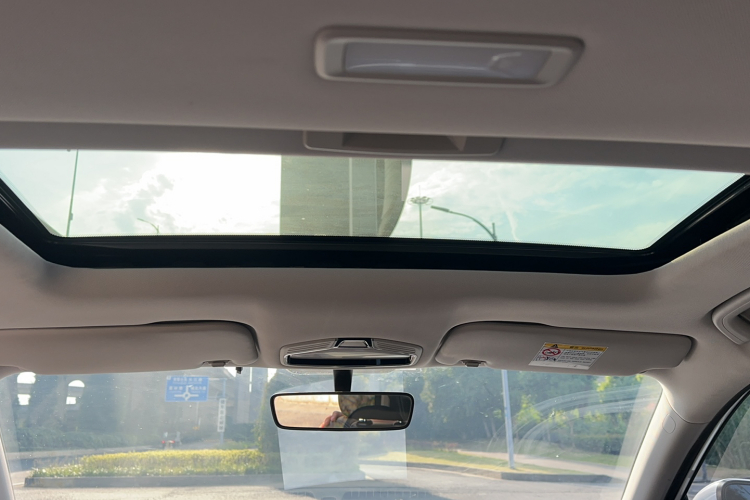 GEELY Emgrand 2022 car image #18
